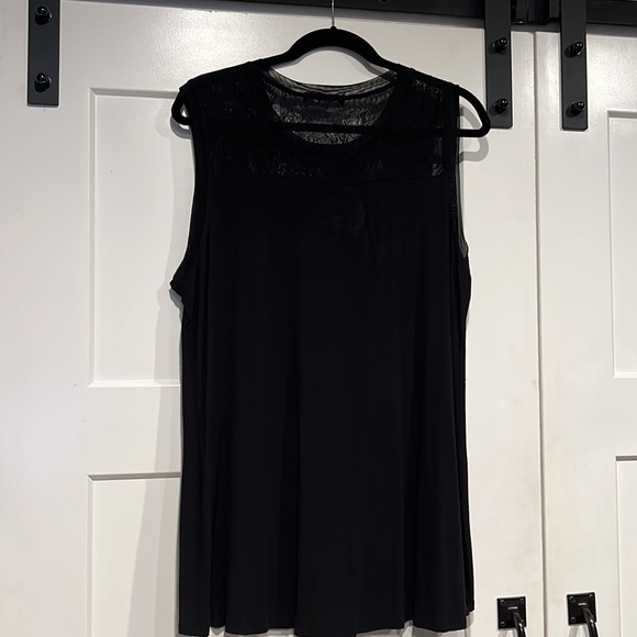 Kim & Cami XL sleeveless blouse with lace detail - Picture 4 of 5